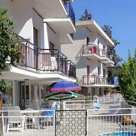 Apartmanhotel La Carruba