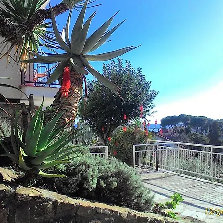 Hotel apartamentowy La Carruba 3*