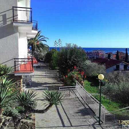 Hotel apartamentowy La Carruba