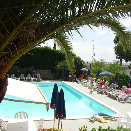 Hotel apartamentowy La Carruba