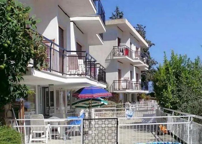 Apartmanhotel La Carruba