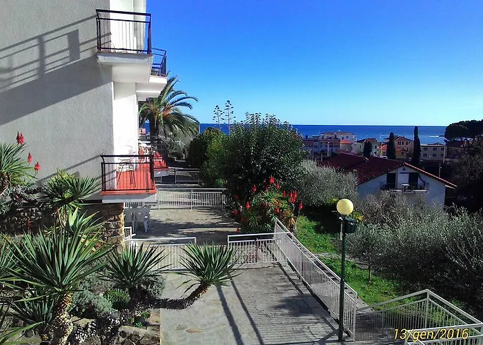 Apartmanhotel La Carruba