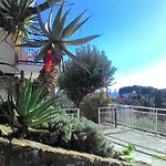 Lägenhetshotell La Carruba 4*
