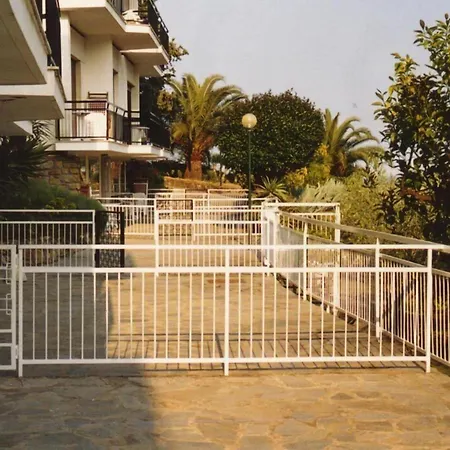 La Carruba شقة فندقية 3*