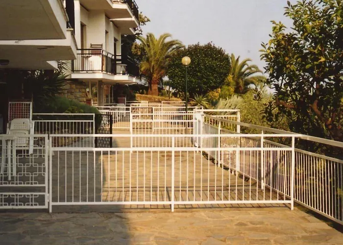 La Carruba Apartahotel 3*