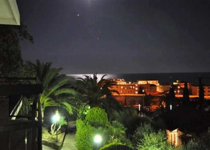 Apartahotel La Carruba