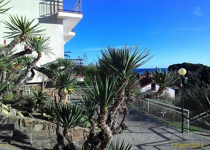 Apartahotel La Carruba 3*